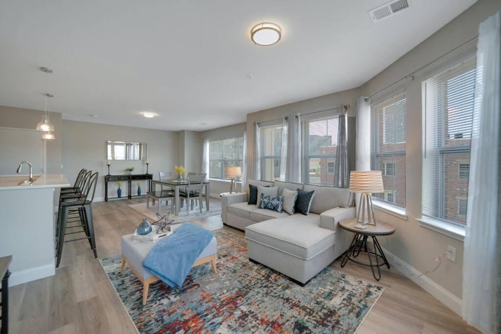 Beautiful 2Br Apt/Ewr Airport/King /Free Parking Newark Eksteriør billede