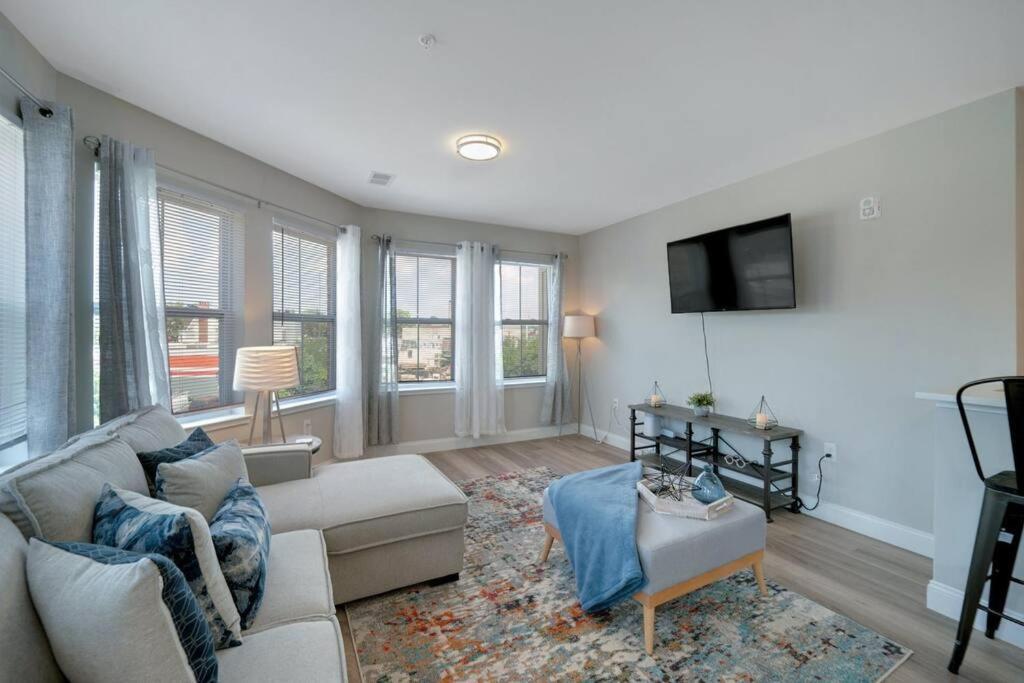 Beautiful 2Br Apt/Ewr Airport/King /Free Parking Newark Eksteriør billede