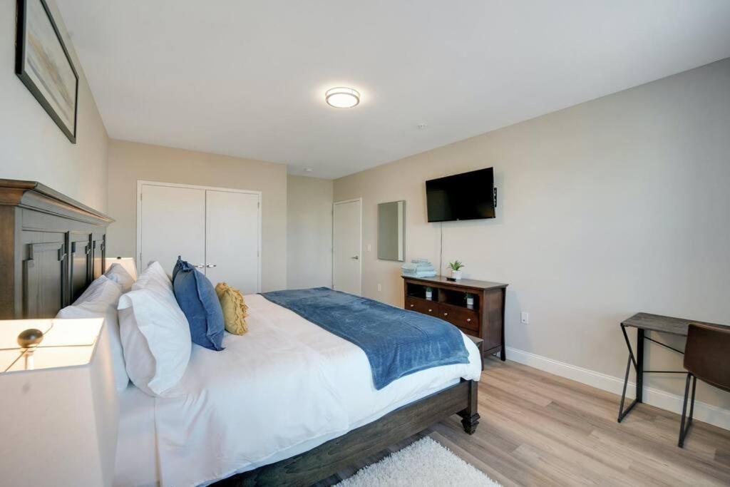 Beautiful 2Br Apt/Ewr Airport/King /Free Parking Newark Eksteriør billede