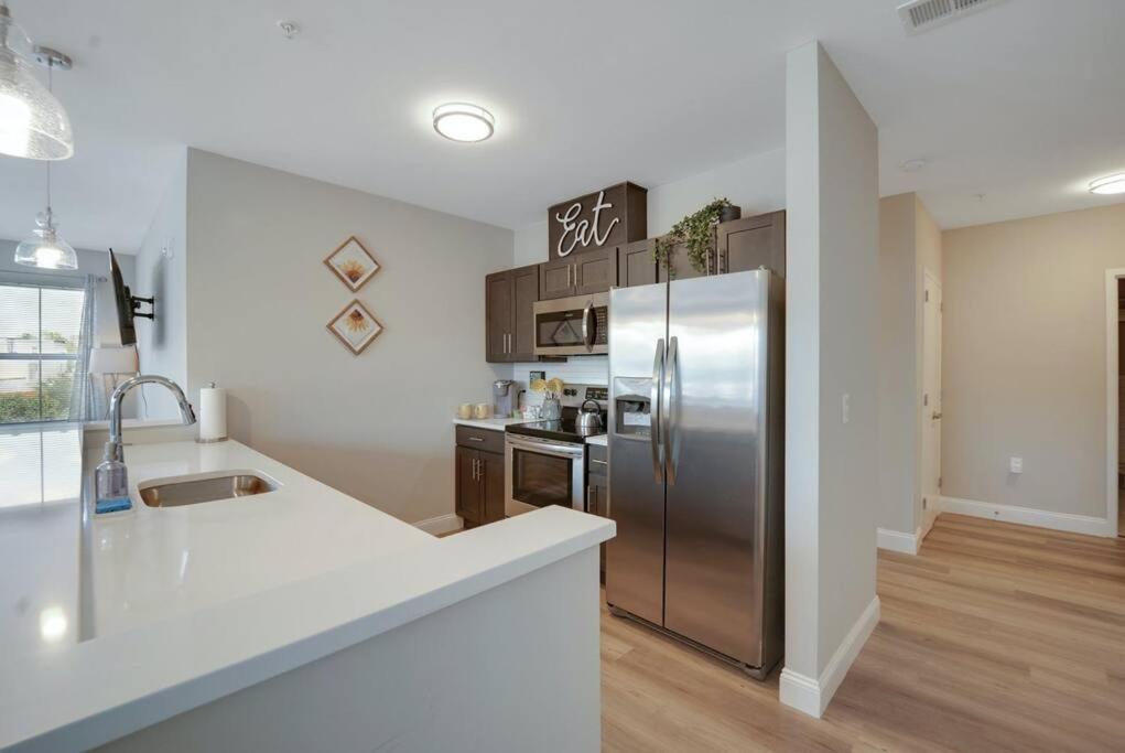 Beautiful 2Br Apt/Ewr Airport/King /Free Parking Newark Eksteriør billede