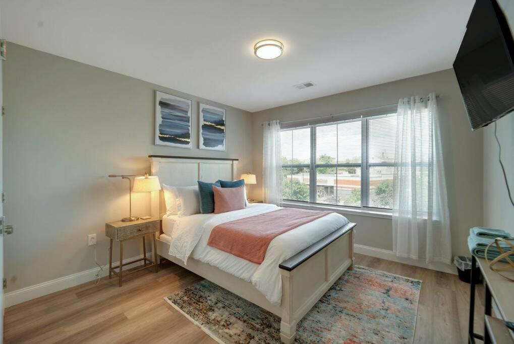 Beautiful 2Br Apt/Ewr Airport/King /Free Parking Newark Eksteriør billede