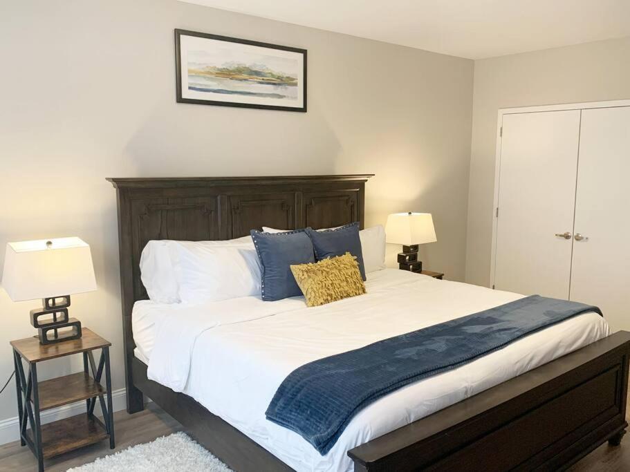 Beautiful 2Br Apt/Ewr Airport/King /Free Parking Newark Eksteriør billede