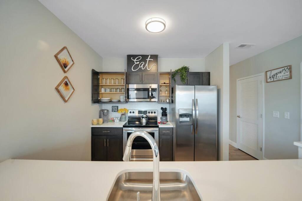 Beautiful 2Br Apt/Ewr Airport/King /Free Parking Newark Eksteriør billede