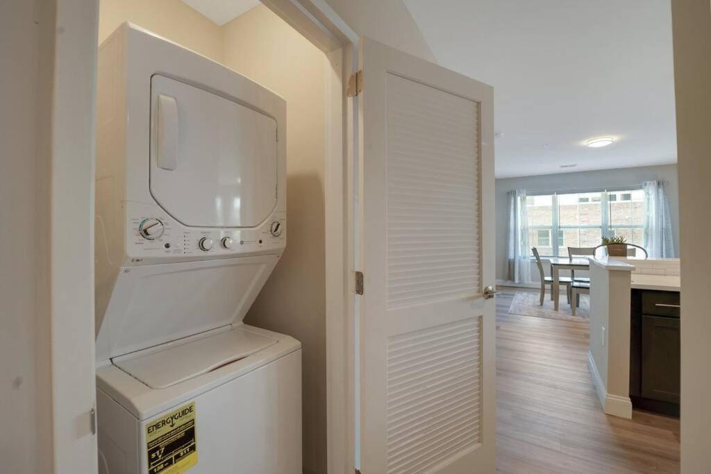 Beautiful 2Br Apt/Ewr Airport/King /Free Parking Newark Eksteriør billede